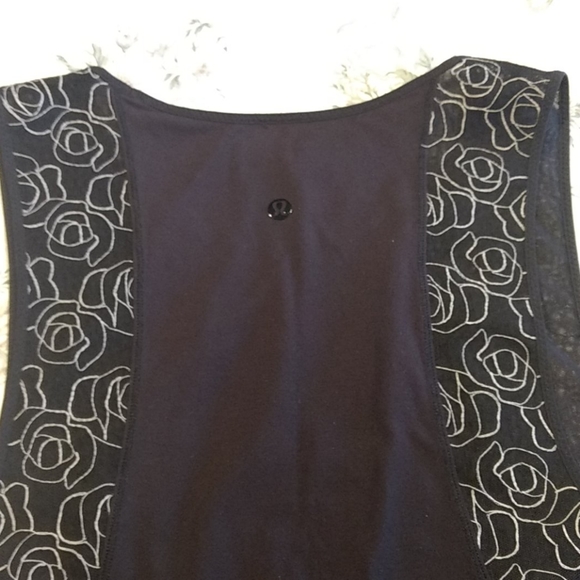 Lululemon Lucent Tank - Picture 9 of 9